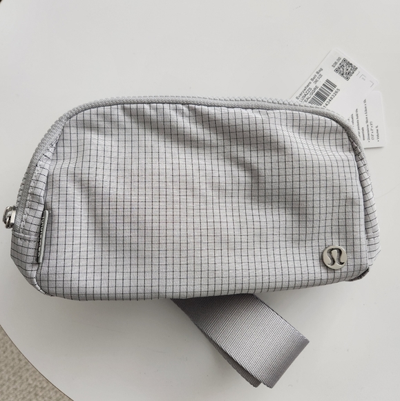 lululemon athletica Bags Nwt Lululemon Everywhere Belt Bag Seal Grey Graphite Check Poshmark